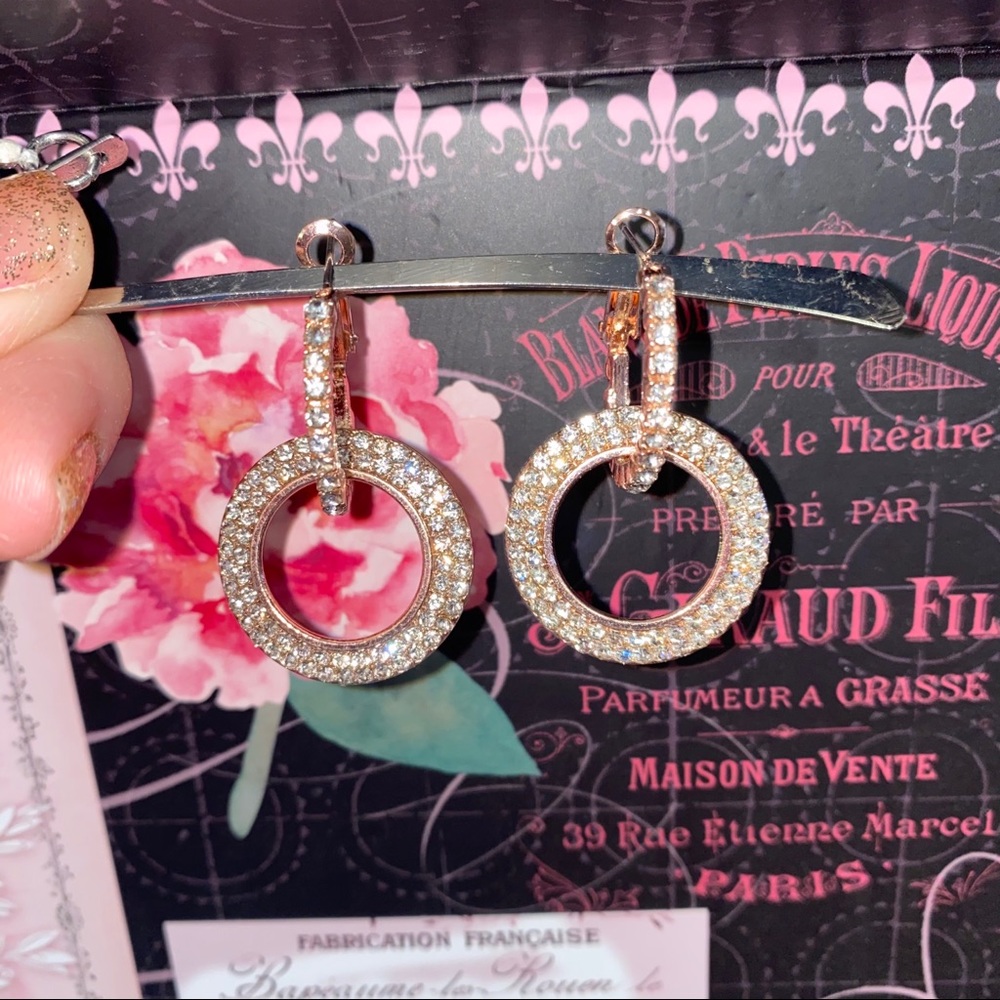 🔥HP🔥Sparkly Rose Gold Rhinestone Drop Earrings NEW - Picture 6 of 8